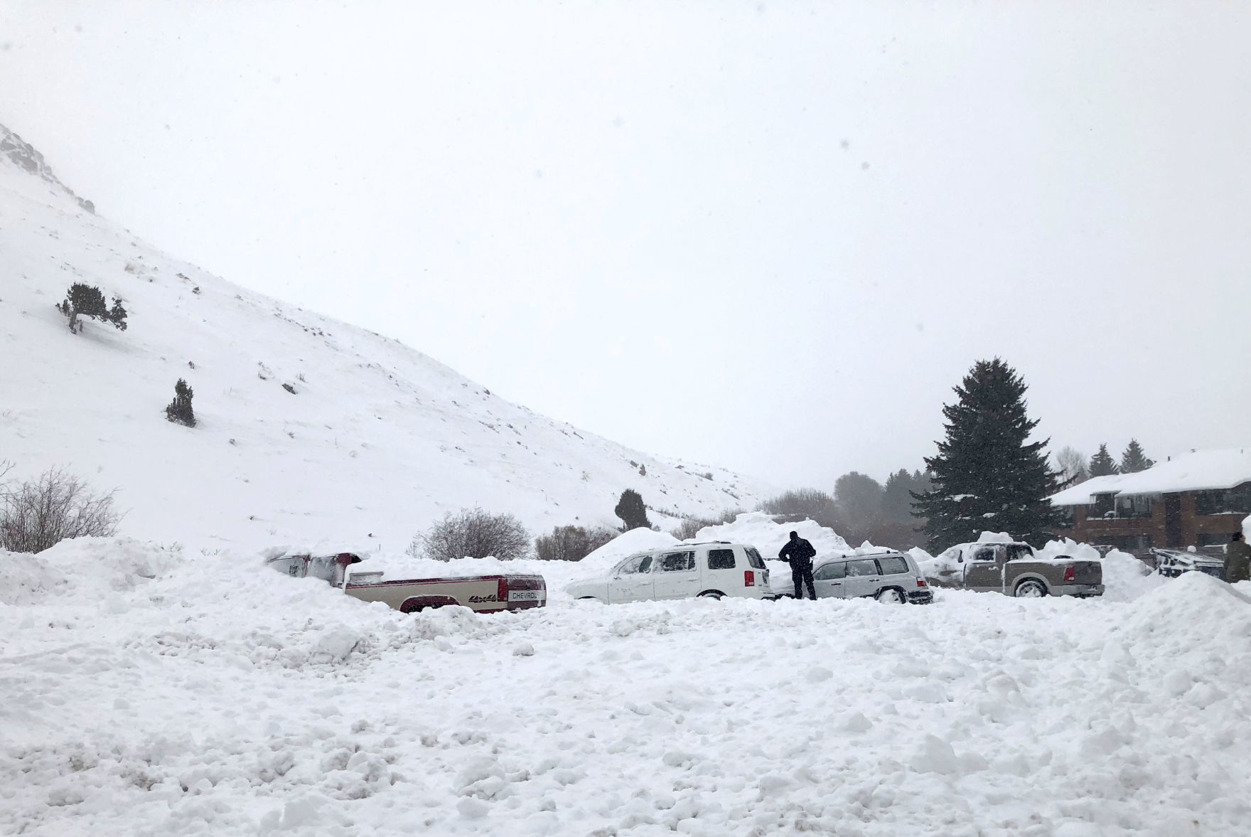 Avalanche near TJ Maxx
